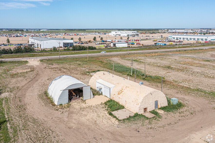 More Photos Of 1512 5 St, Nisku Service For Lease