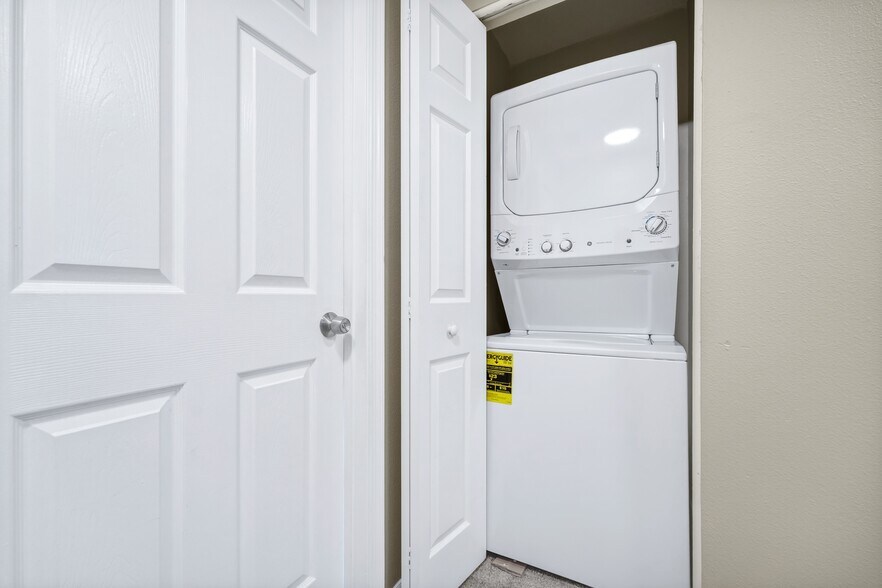 More Photos Of 1007 W 57th Ave W, Bradenton Apartments For Sale