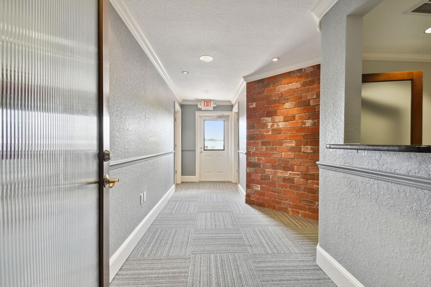 More Photos Of 1137 Bartow Rd, Lakeland Office For Lease