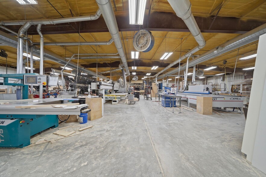 More Photos Of 29 Red Oak Rd, High Hill Manufacturing For Sale