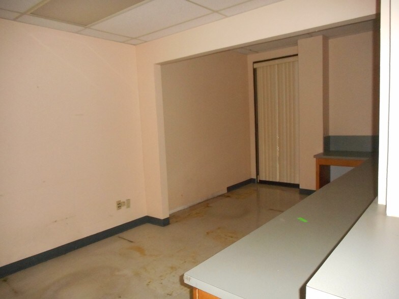 More Photos Of 864 Central Blvd, Brownsville Medical For Sale
