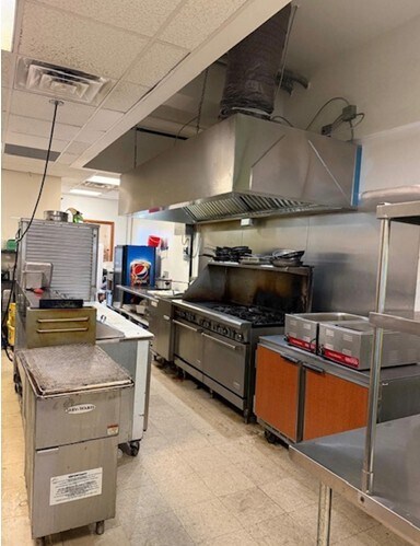 More Photos Of 8433-8457 Seneca Tpke, New Hartford Storefront For Lease