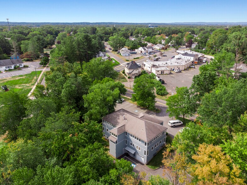 More Photos Of 155 Sycamore St, Glastonbury Office For Lease