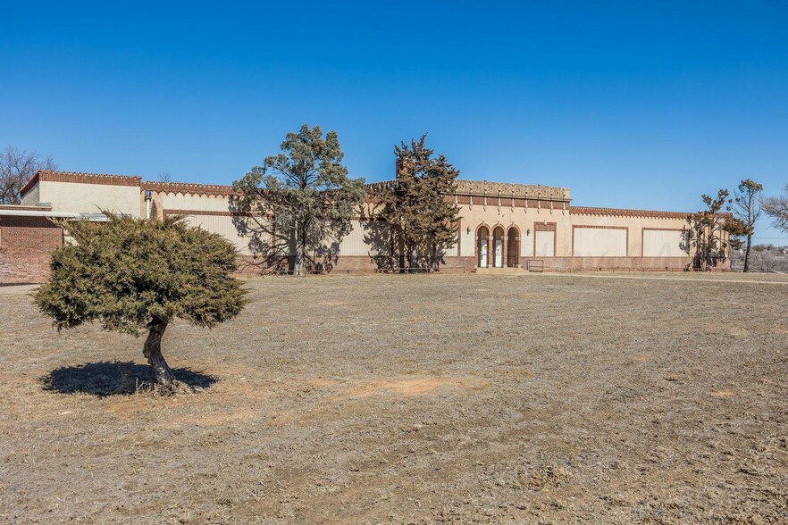 More Photos Of 2800 NW 9th Ave, Amarillo Schools For Sale