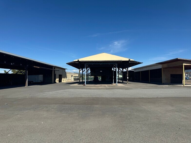 More Photos Of 5077 Table Rock Rd, Central Point Contractor Storage Yard For Sale