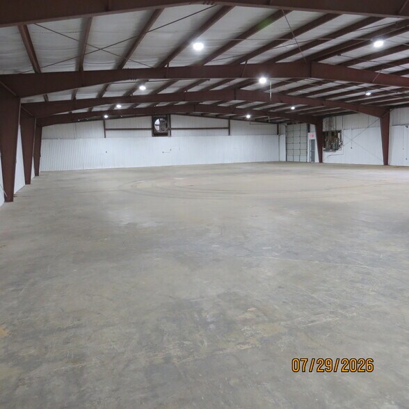 More Photos Of 5710 Clarewood Dr, Houston Warehouse For Lease