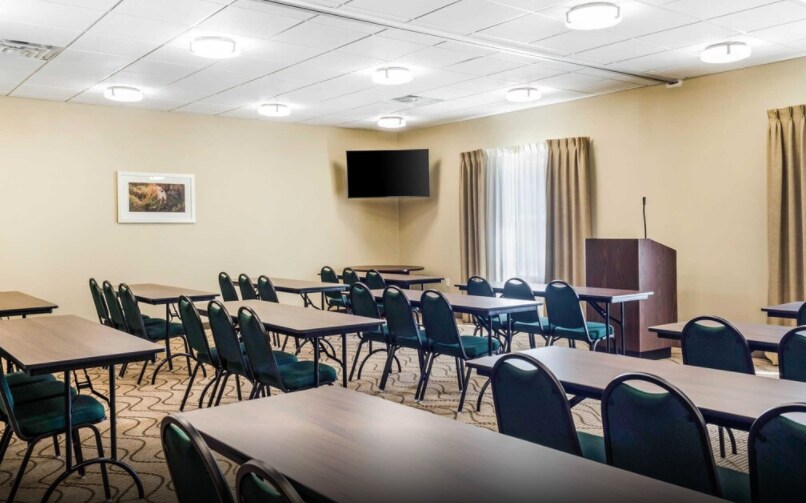 More Photos Of 700 Main St, Hackberry Hotel For Sale