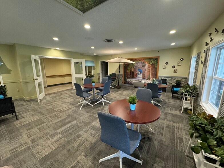 More Photos Of 725 Gibralter St, Norfolk Flex For Sale