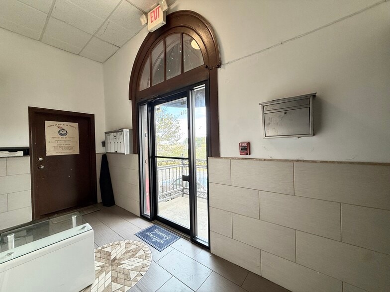 More Photos Of 2913 Jeannette St, Union City Storefront Retail Residential For Sale