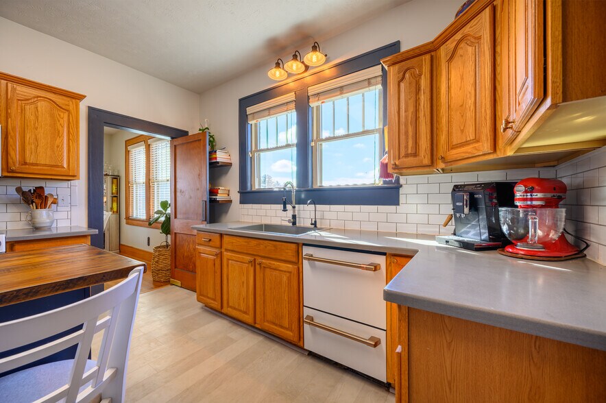 More Photos Of 132 Christiansburg Pike NE, Floyd Flex For Sale