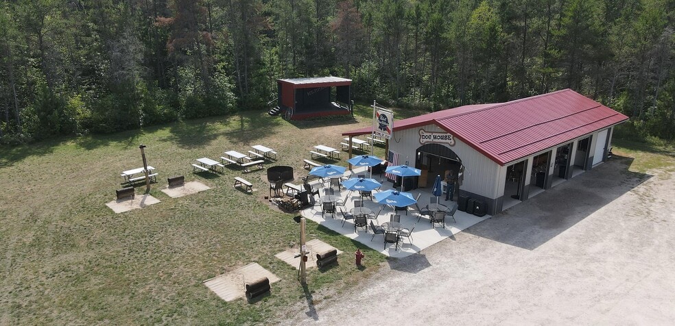 More Photos Of N7625 Parkway Rd, Crivitz Restaurant For Sale