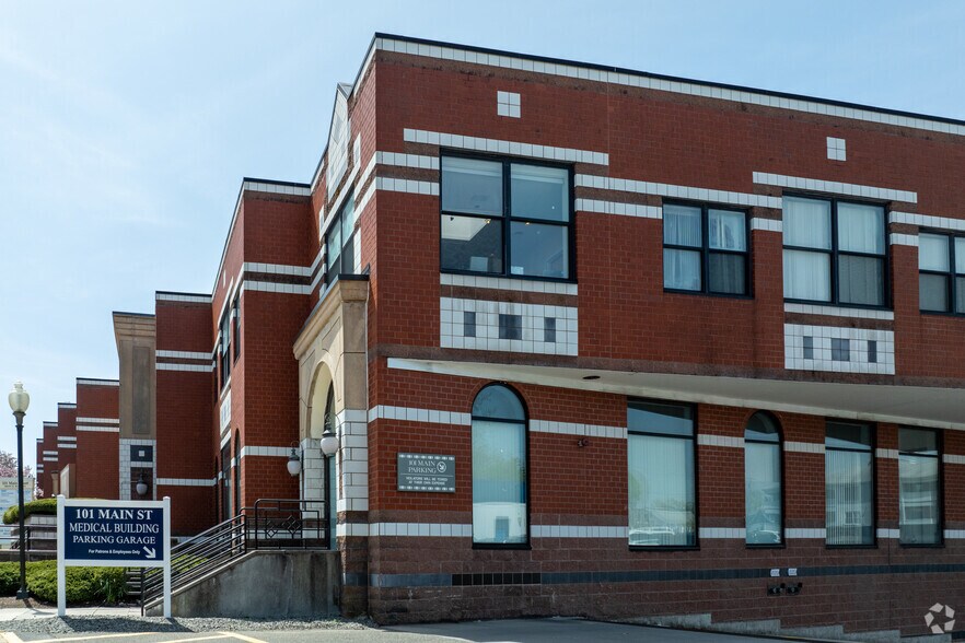 More Photos Of 101 Main St, Medford Medical For Sale