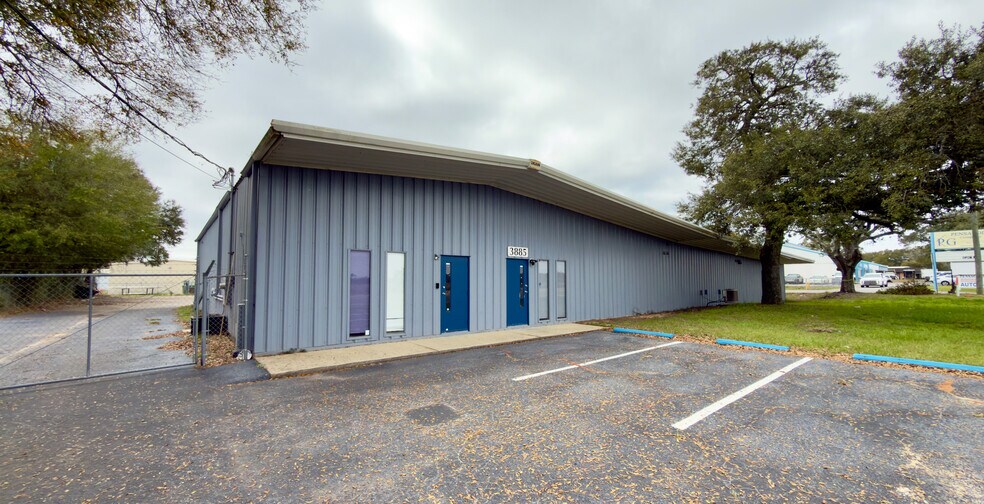 More Photos Of 3885 N Palafox Hwy, Pensacola Warehouse For Sale