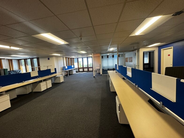 More Photos Of 19 Davis Dr, Belmont Office For Lease