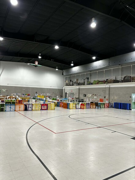 More Photos Of 6035 Old Seguin rd, San Antonio Distribution For Sale
