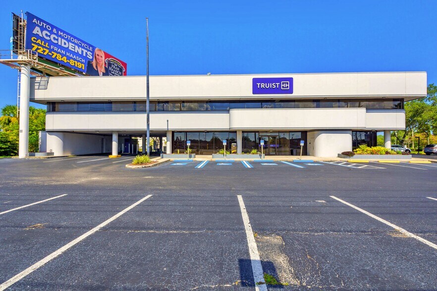 Primary Photo Of 9501 US Highway 19, Port Richey Office For Lease