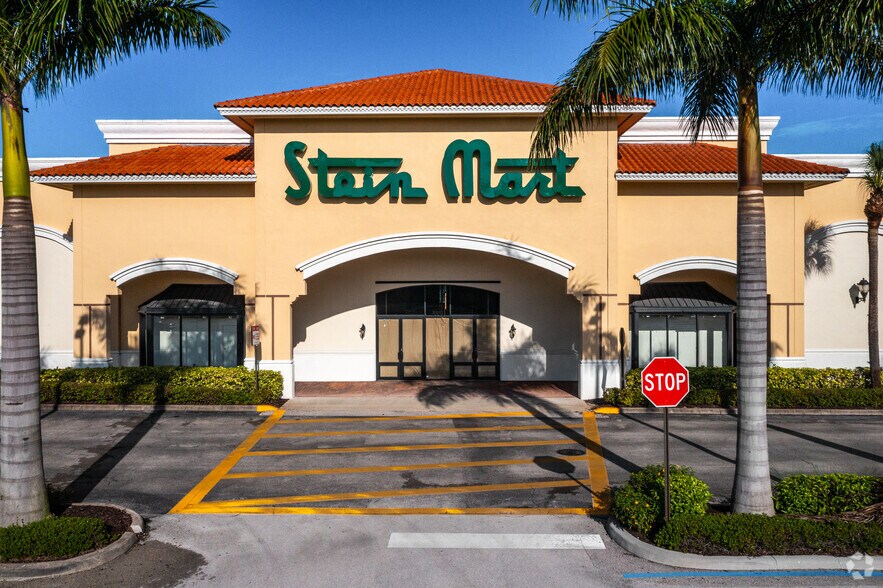 More Photos Of 8787-8811 Tamiami Trl N, Naples Storefront For Lease