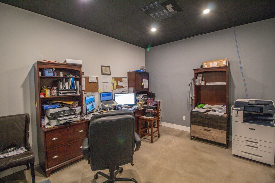 More Photos Of 6640 Taylor Rd, Punta Gorda Light Distribution For Sale