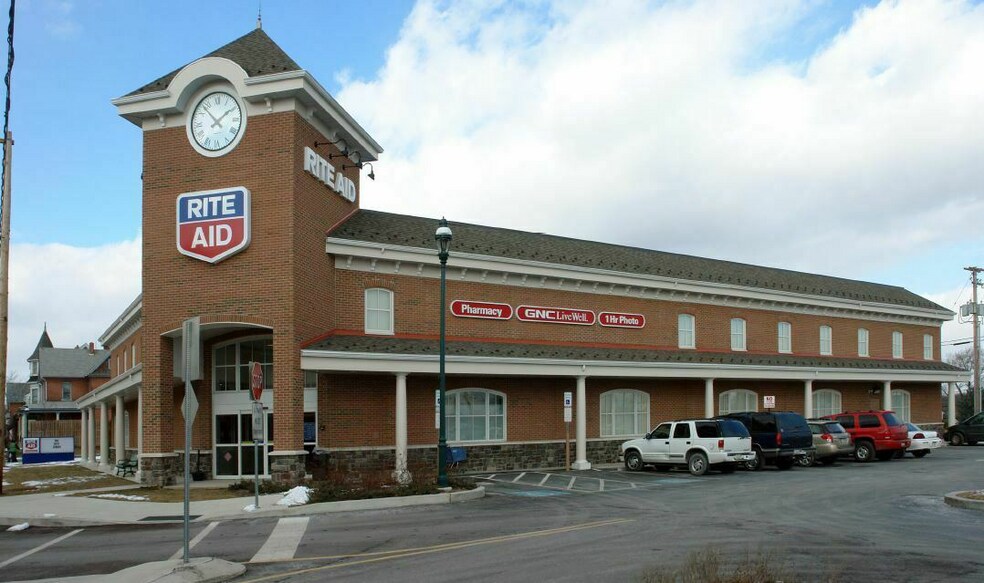 More Photos Of 350 Main St, Pennsburg Drugstore For Lease