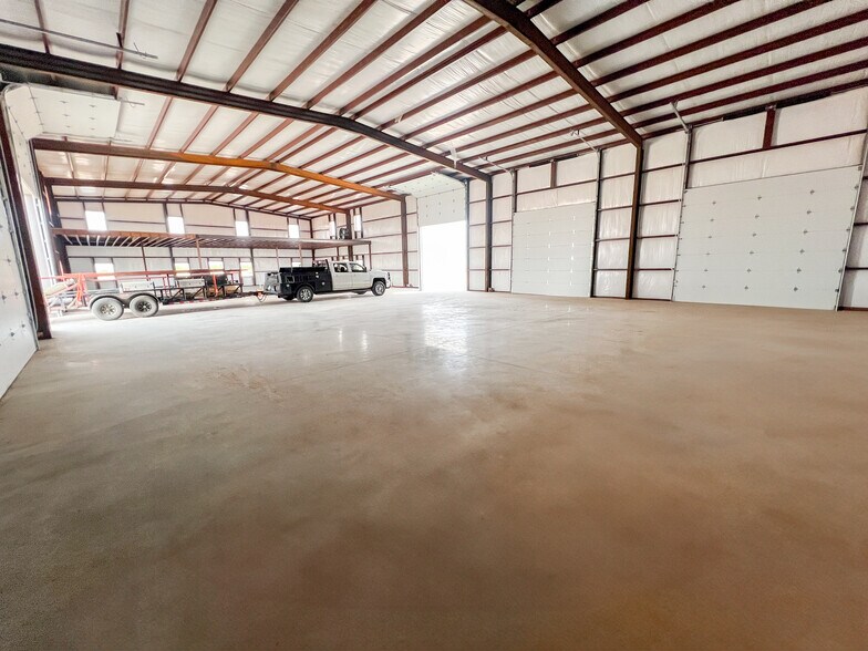 More Photos Of 4601 E County Road 128, Midland Warehouse For Lease