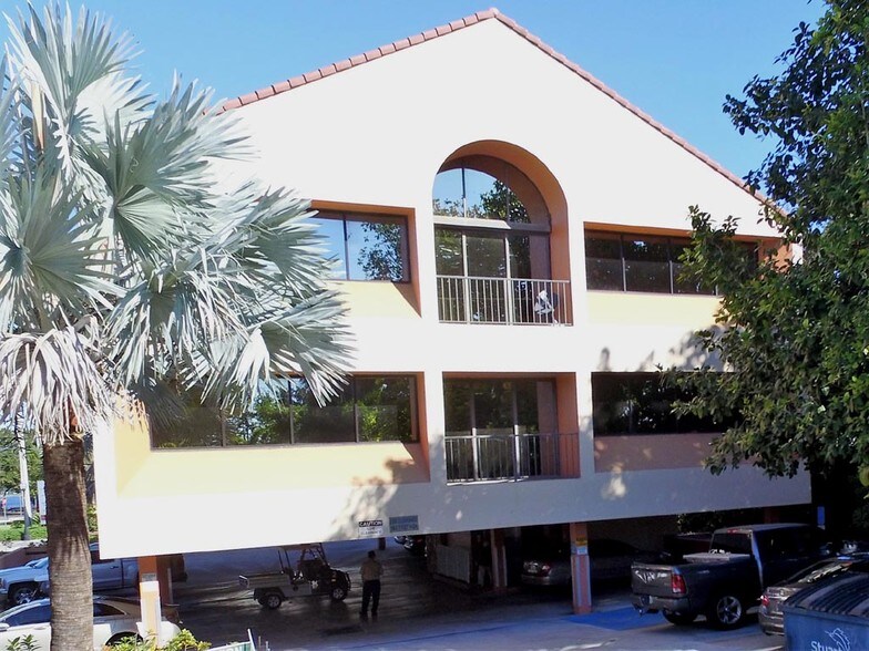 More Photos Of 500 SE Osceola St, Stuart Medical For Sale