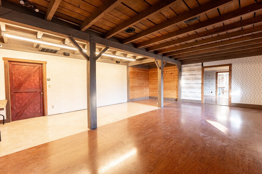 More Photos Of 1770 S Wabash St, Wabash Freestanding For Sale