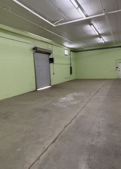 More Photos Of 3030 Brundage Ln, Bakersfield Supermarket For Lease