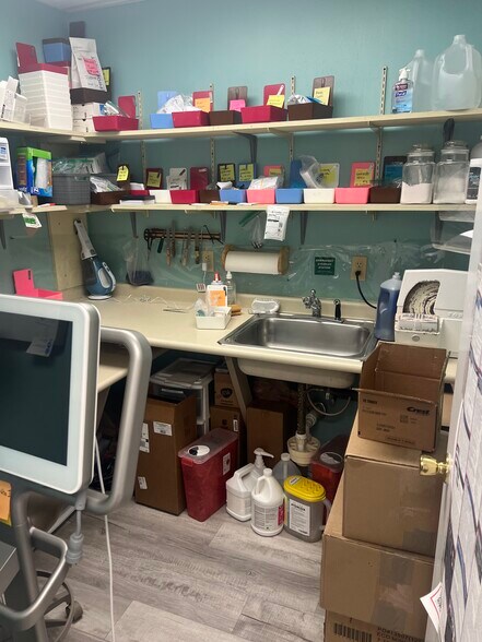 More Photos Of 49 Ridgedale Ave, East Hanover Office For Sale