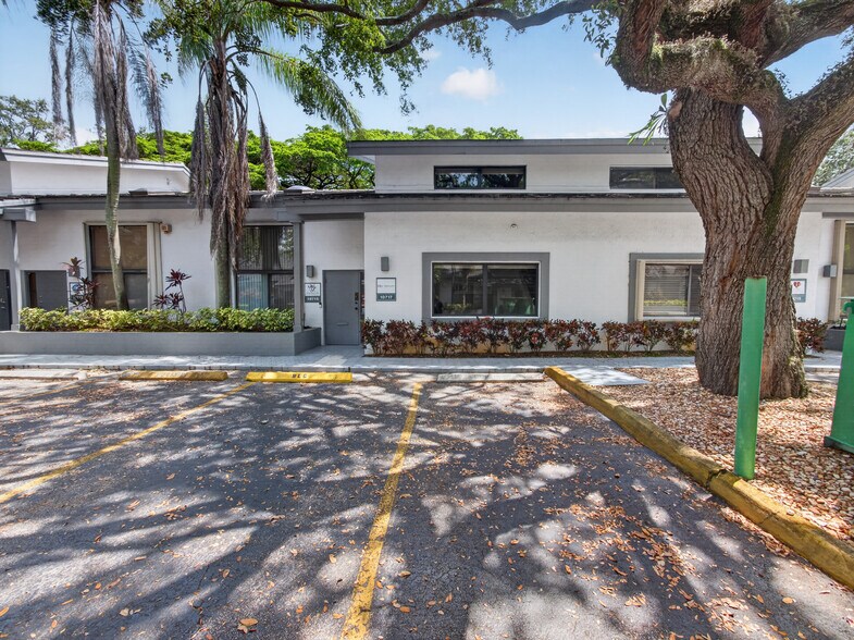 More Photos Of 10717 Sw 104th St, Miami Office For Sale