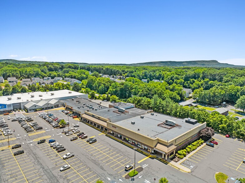 More Photos Of 235 Queen St, Southington Unknown For Lease