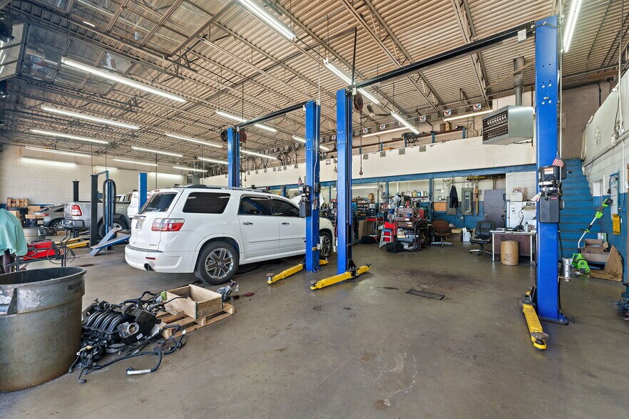 More Photos Of 5843 Us-6, Portage Auto Repair For Sale