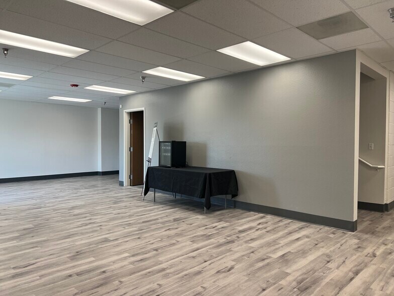 More Photos Of 4501 Mitchell St, North Las Vegas Manufacturing For Lease