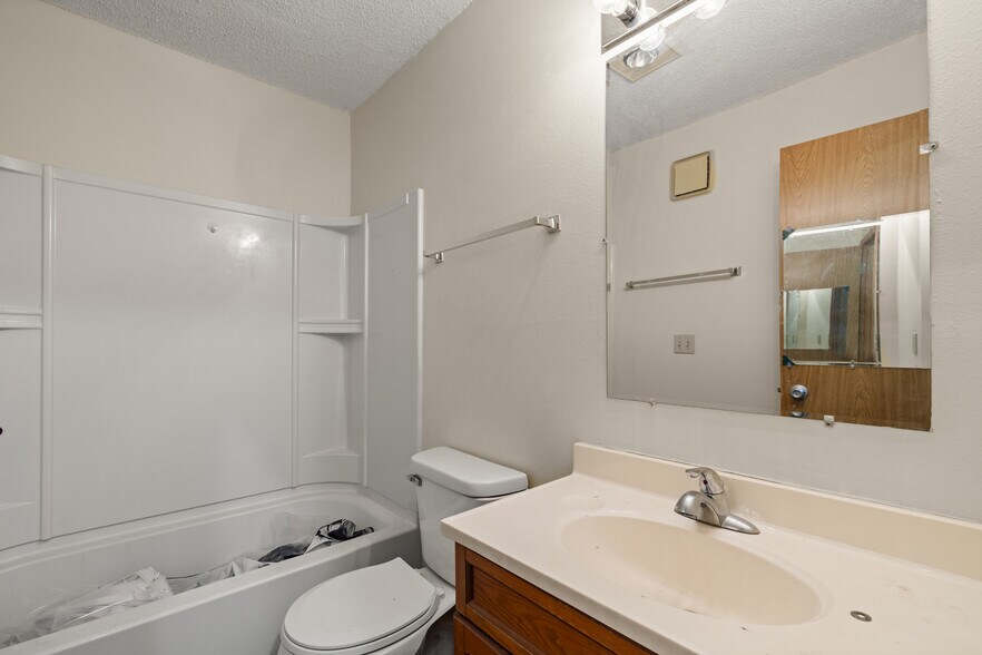 More Photos Of , Des Moines Multifamily For Sale