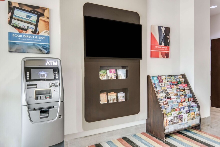 More Photos Of 1720 W Henderson St, Cleburne Hotel For Sale