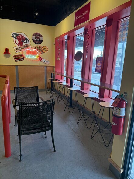 More Photos Of 928 Main St, Columbia Restaurant For Lease