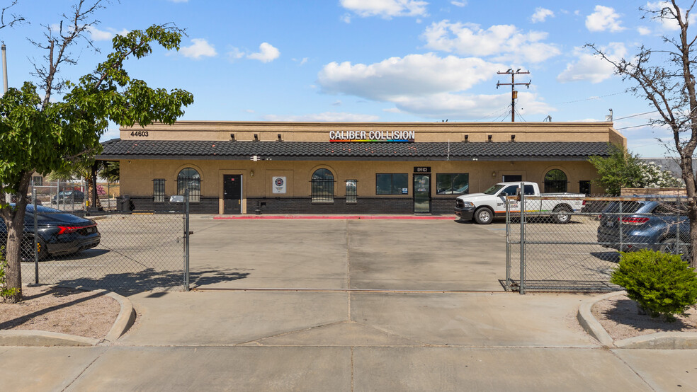 Primary Photo Of 44603 Trevor Ave, Lancaster Auto Repair For Sale