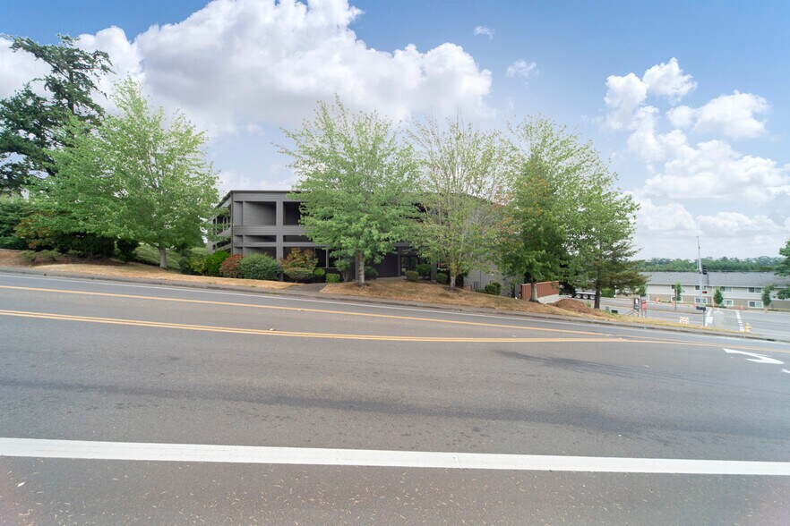 More Photos Of 675 Orchard Heights Rd, Salem Medical For Sale