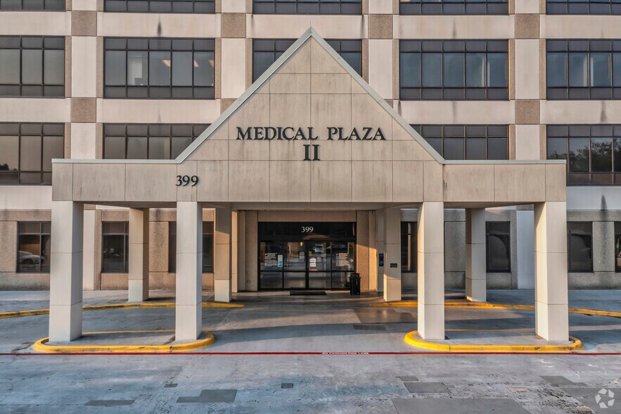 More Photos Of 399 W Campbell Rd, Richardson Medical For Lease