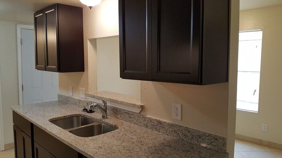 More Photos Of 12318 Ormandy St, Houston Apartments For Sale