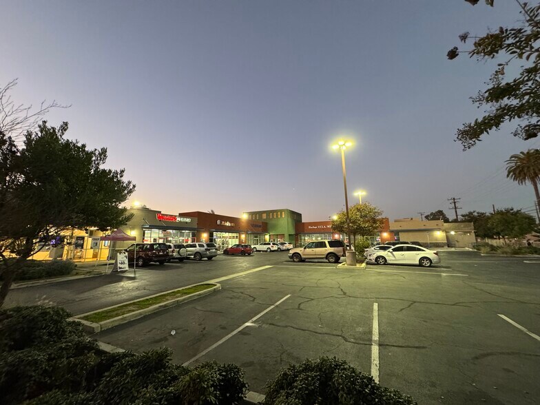 More Photos Of 1075 E Pacific Coast Hwy, Long Beach Storefront Retail Office For Sale