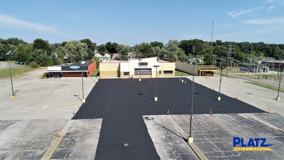 More Photos Of 876 E Midlothian Blvd, Youngstown Freestanding For Sale