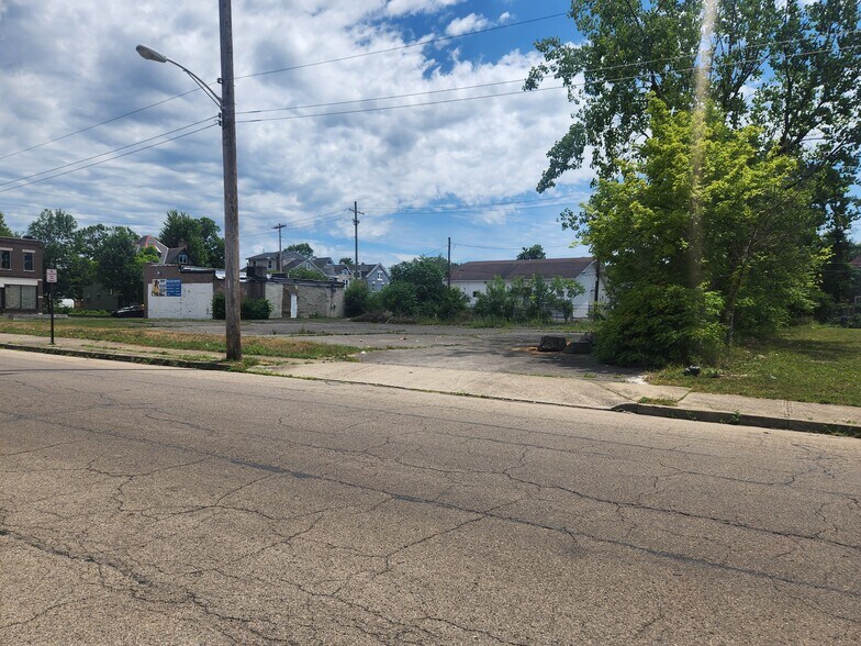 More Photos Of 1227-1255 Oak St, Columbus Land For Sale