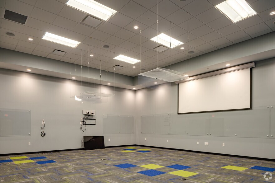 More Photos Of 4655-4741 Washtenaw Ave, Ann Arbor Freestanding For Lease