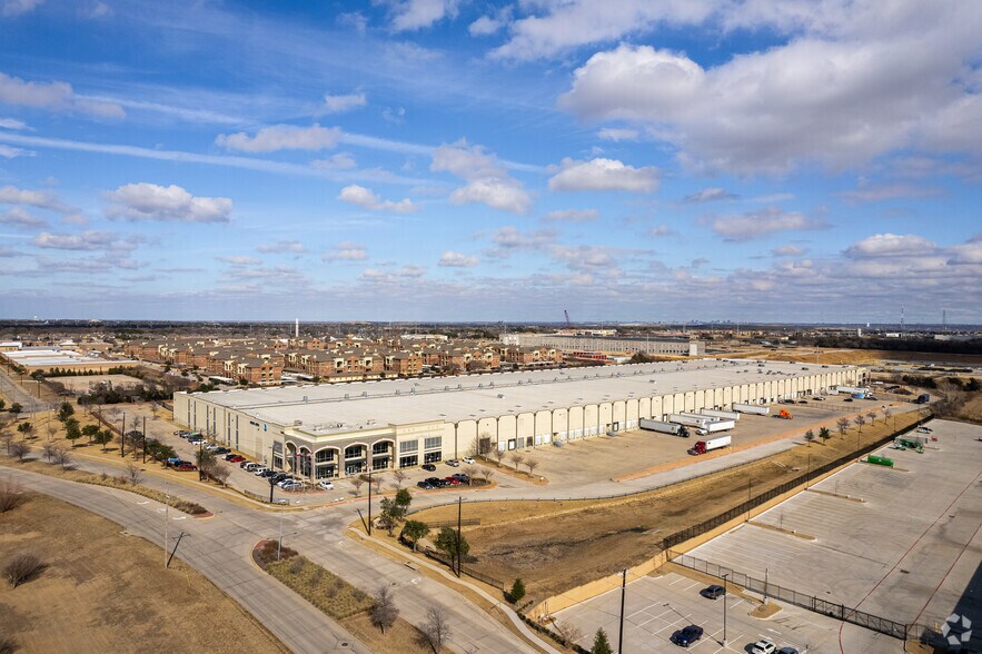More Photos Of 2555 S Valley Pky, Lewisville Distribution For Lease