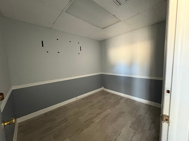 More Photos Of 6221-6224 Sewells Point Rd, Norfolk Unknown For Lease