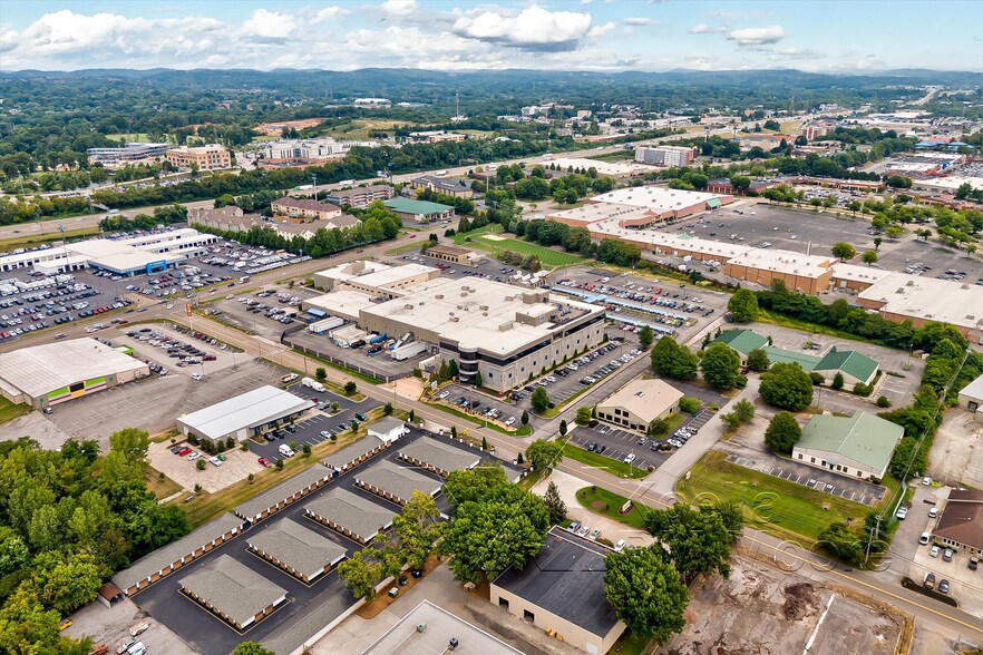 More Photos Of 9600 Parkside, Knoxville Distribution For Lease