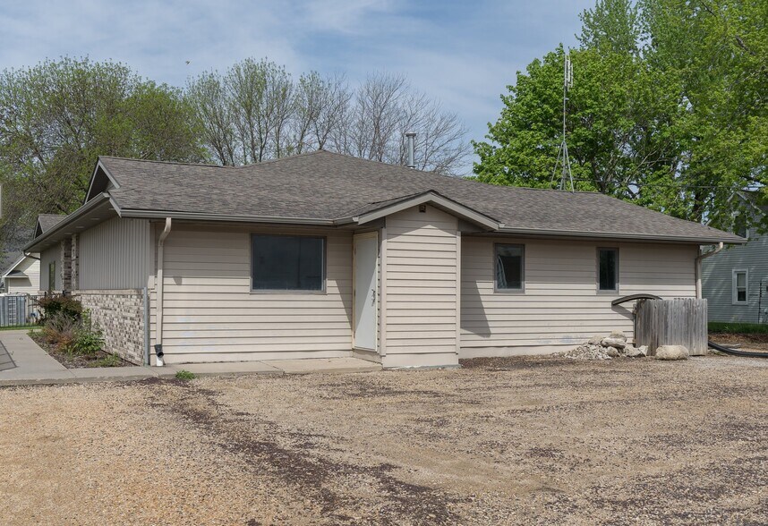 More Photos Of 608 Walnut Ave, Madison Lake Medical For Sale