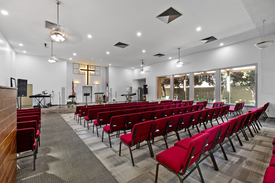 More Photos Of 375 S K St, Oxnard Religious Facility For Sale
