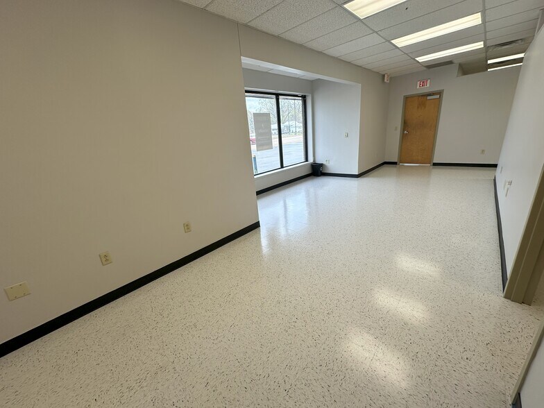 More Photos Of 1341 N Highland Ave, Jackson Office For Sale