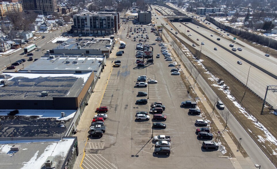 More Photos Of 122 17th Ave NW, Rochester General Retail For Lease